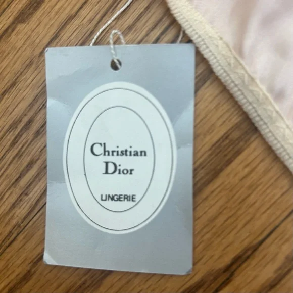 *SOLD*VTG Christian Dior Peach Silky Satin And Floral Lace Panty ILGWU NWT Size6 - Picture 8 of 12